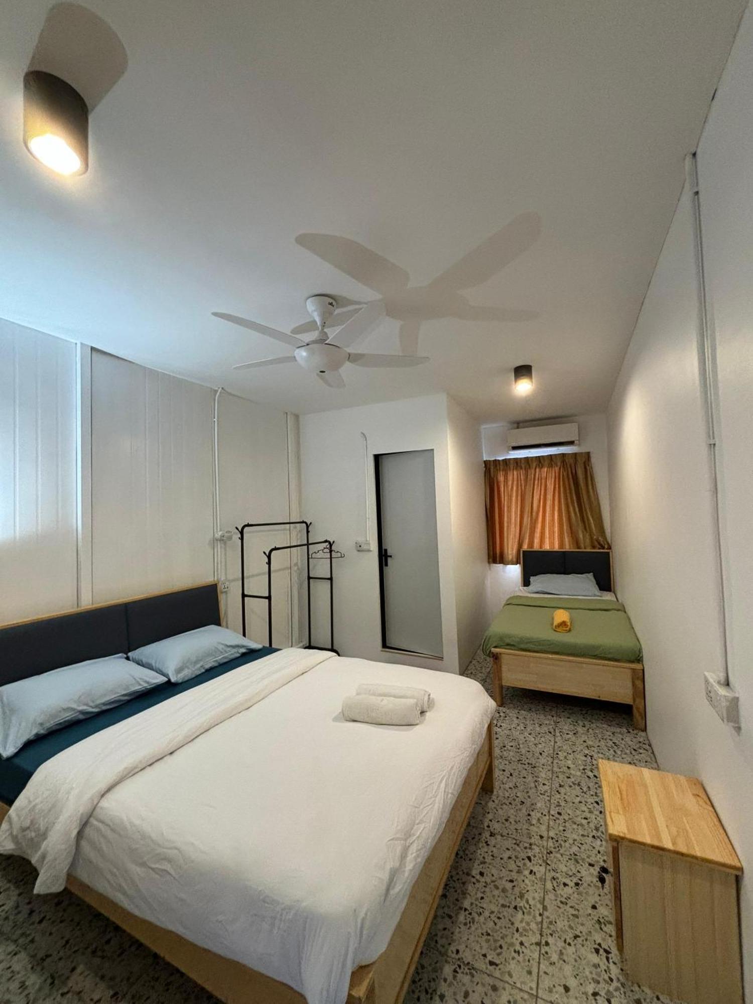5 Minutes Airport Lodge Kampong Patagas Exterior photo